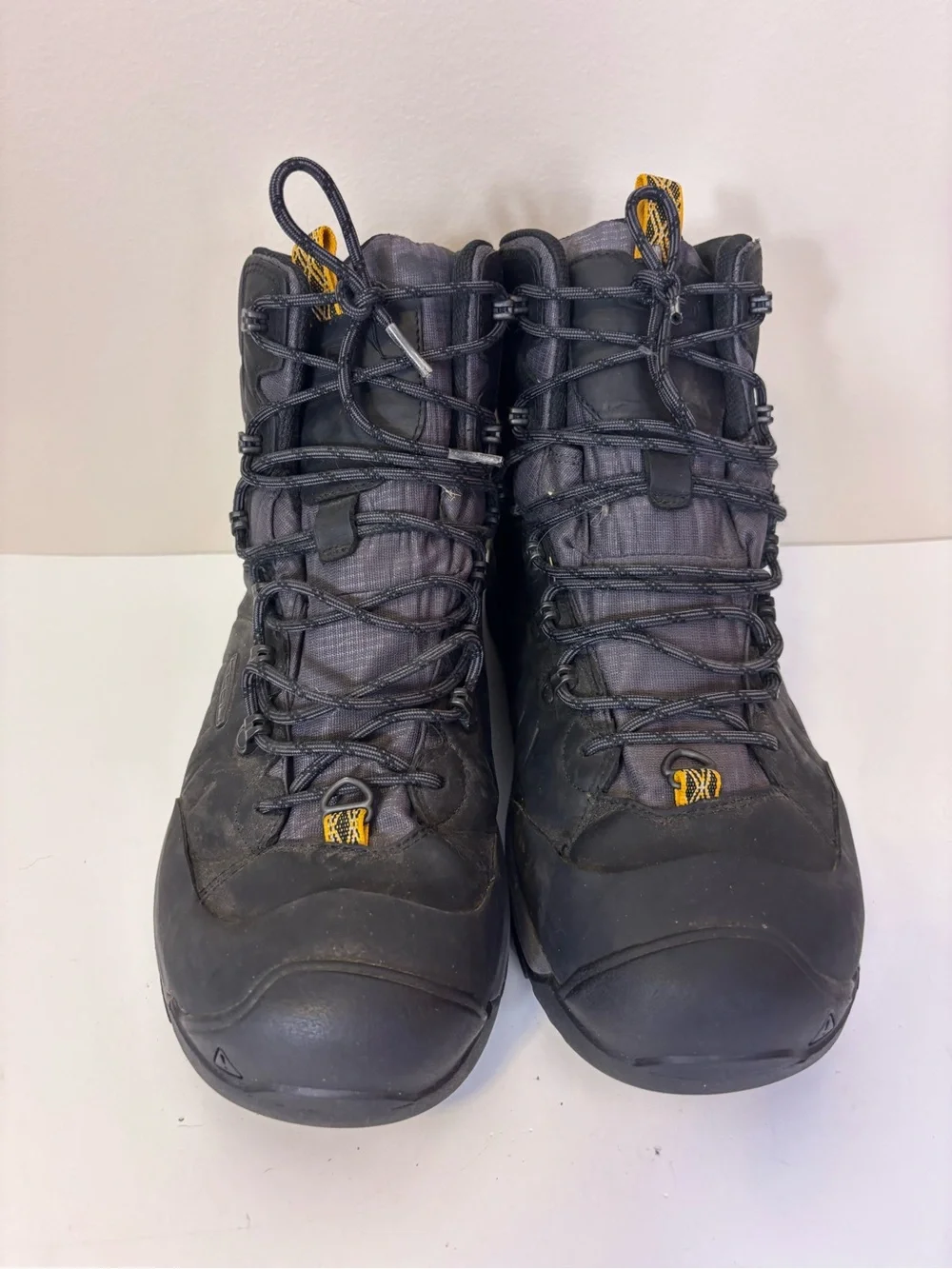 Keen Men’s Black and Gray Waterproof Trail Boots with Yellow Accents Men’s 12
